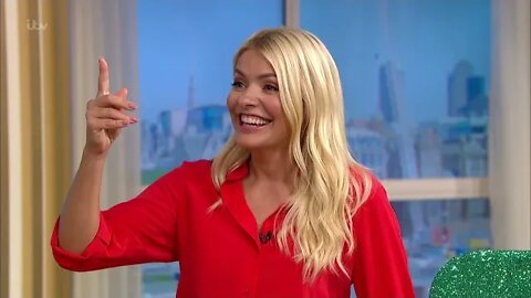Holly Willoughby - STW Back - 20220905