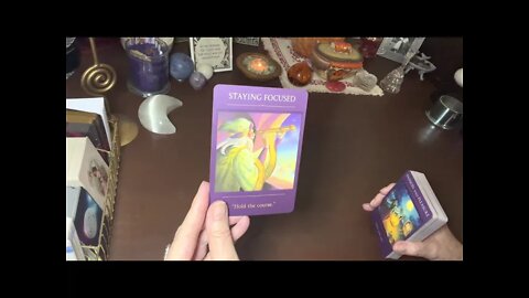 WHAT THE ORACLES HAVE TO SAY card reading