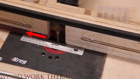 Jointing wood on a router table