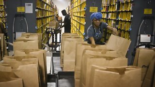 Amazon Reduces COVID Paid Leave For U.S. Employees