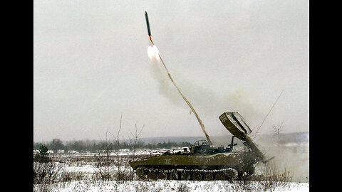 Ucrania en el área de Kremennaya los militares rusos utilizando el UR-77 Serpiente Gorynych