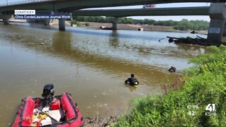Good Samaritan rescues woman after car goes into Kansas River Bridge in Lawrence