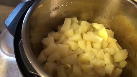 INSTANTPOT MASHED POTATOES! (10 Min)