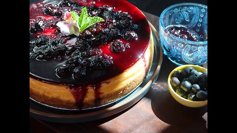 Blueberry Cheesecake with Fresh Blueberries Sauce