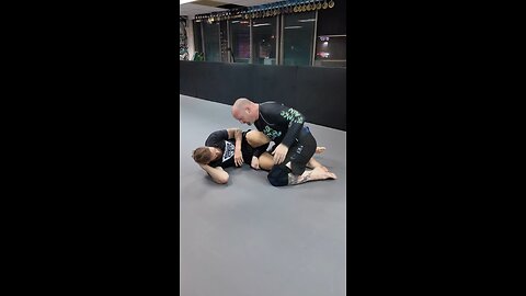 Crush the Shin Shield w/ this BRUTAL Guard Pass.