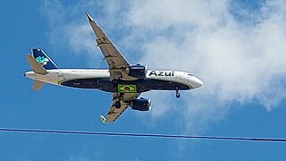 Airbus A320NEO PR-YYF im Endanflug von Recife nach Fortaleza kommend