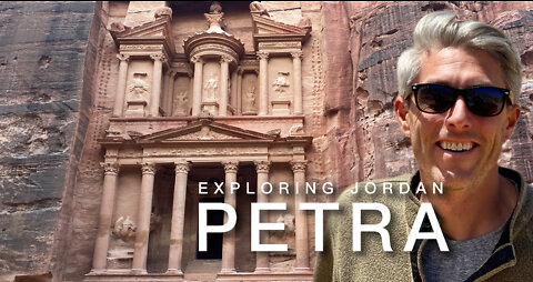 Petra Jordan. Exploring the Ancient City.