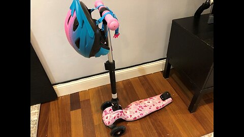 WeSkate Scooters Kids Foldable Toddlers Girls Boys LED Lights 3 Wheels Adjustable Height Lean Steer