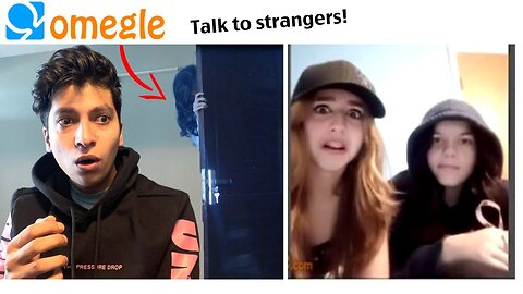 Someone hides behind my door - Omegle Prank