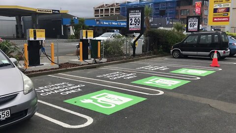 Petone Pak’n’save 25kW DC rapid chargers