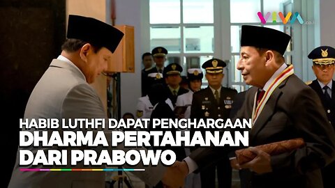 Momen Prabowo Anugrahi Habib Luthfi Dharma Pertahanan