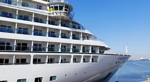SOUTH AFRICA - Cape Town - The Seabourn Sojourn Cruise Liner (Video) (WcM)