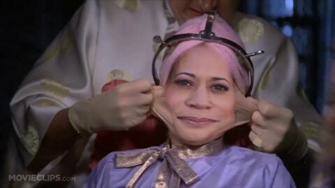Found footage of Kamala Harris getting her face done.