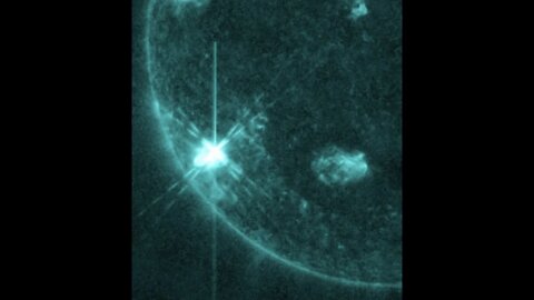 Breaking: "Massive M7 Class Solar Flare Hits Earth" Radio Blackouts