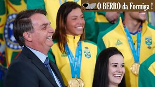 Bolsonaro recebe os atletas medalhistas do Pan
