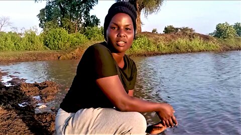 Kenyan woman shows Canadian friend how she gets water in her village