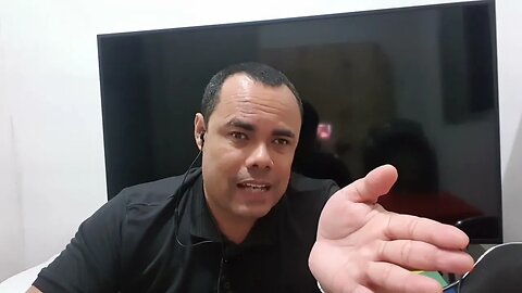 Renan Bolsonaro fala sobre suposto relacionamento amoroso com ex-assessor!