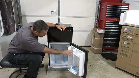 Newair 3.1 cu/ft Mini Fridge Freezer Combo For My Wife. The NRF031BK00 has arrived!