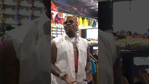 Gunna & Runitbackturbo fight for a Vlone piece at CoolKicks 😂🔥💰
