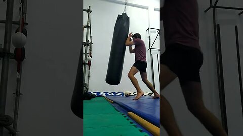 Kick and Elbow The Bag (10)