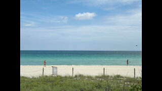 MOVING AROUND - Biking through Miami Beach fev/2011 -