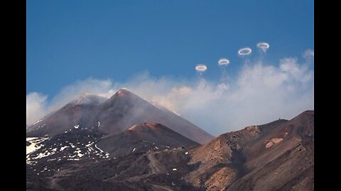 The Italian volcano Etna has started erupting smoke rings