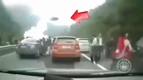 UFOs attack cars