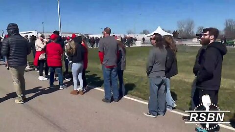 Huge LINE at President Trump's rally in Ohio