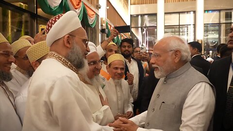 indian pm modi arives to a warm reception bay tae members of the indian community in Dubai !COP28