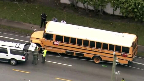 15-year-old student dies in crash involving school bus near West Palm Beach