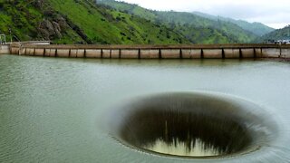 Top 10 Strangest Underwater Holes