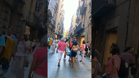 BARCELONA STREET TOUR - SPAIN VLOG #spain #holidays #blacktravel