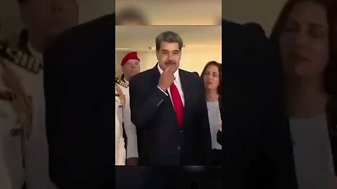 Repórter é agredida após pergunta incômoda à Maduro