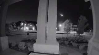 Security footage captures fireball meteor lighting up Houston night sky
