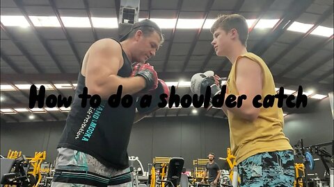 How to do a shoulder catch ,boxing basics