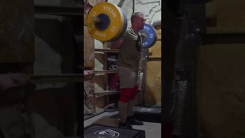 170 kg / 375 lb - Back Squat - 5 reps