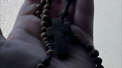 Why I Pray The Rosary Everyday (And Why You Should To)