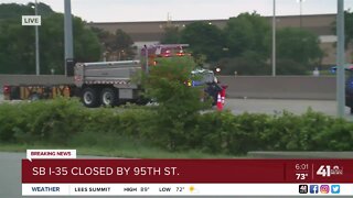 SB I-35 closed by 95th Street