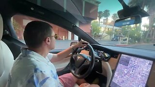 Greg Ha ragione Verso Las Vegas con la merdo macchina Tesla