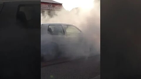 Double burnout 🚙,💨🚗💨 #cars #sqrchl #burnout #cadilac #volkswagen #smoke