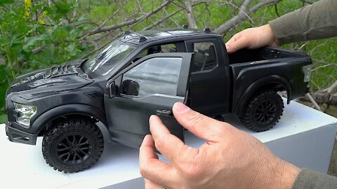 RC4WD Unboxing & RC First Run - RTR 4WD Realistic RC Truck Black on Black