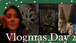 decorate with me for christmas! | VLOGMAS DAY 2