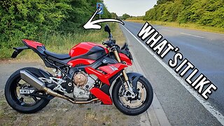 What's it Like Riding a 2022 BMW S1000R Sport