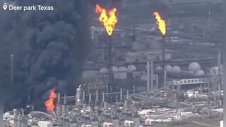 Usina petroquímica da Shell pega fogo nos EUA e incêndio atinge grandes proporções