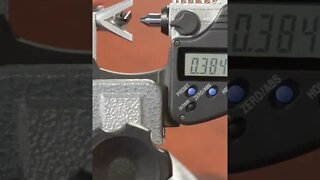 Measuring a cutting tool with a V-Anvil Micrometer