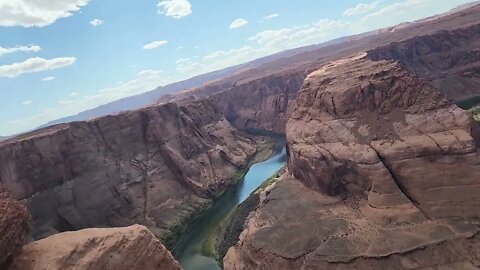 Hiking down to Horseshoe Bend