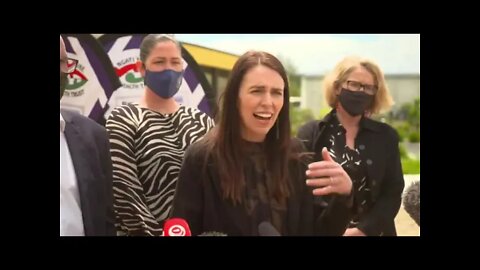 🚨 Jacinda Ardern STORMS Out Of Press Brief After "Non-Accredited Media" Asks Non-Softball Questions