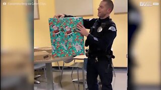 Un très cadeau touchant pour un policier en deuil