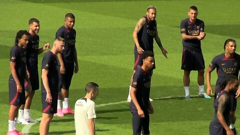 PSG get used to life after Messi. Mbappe and Neymar train ahead of preseason tour
