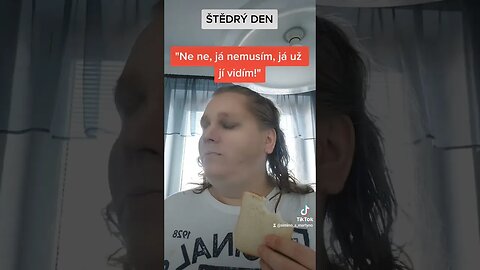 ŠTĚDRÝ DEN: Uvidím dnes večer ZLATÉ PRASE!? 😲🤣 #funny #tiktok #shorts #christmas #vánoce